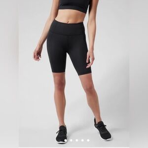 Athleta‎ Women’s Ultimate Stash Pocket 7” Short - Black